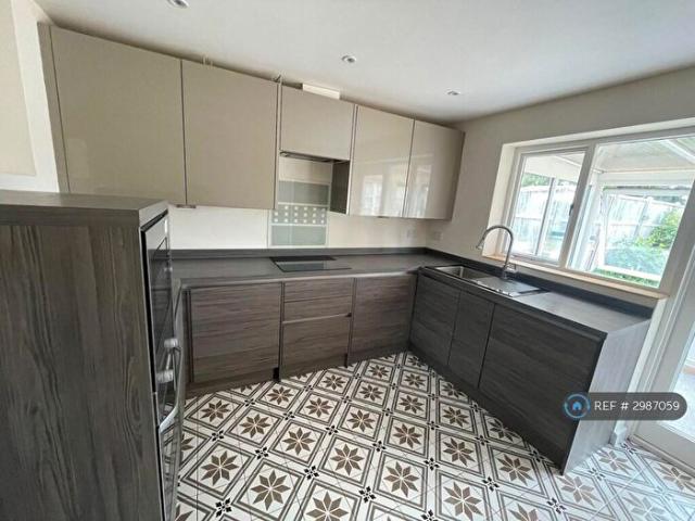 2 Bedroom Bungalow To Rent In Bedford Road, Wootton, MK43