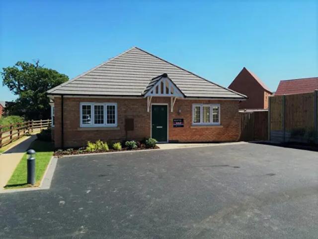 2 Bedroom Bungalow To Rent In Forest House Lane, Leicester Forest East, Leicester, LE3