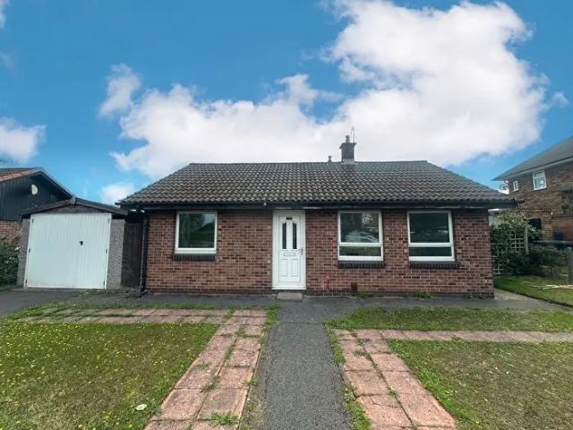 2 Bedroom Bungalow To Rent In Oak Drive, Nottingham, NG16