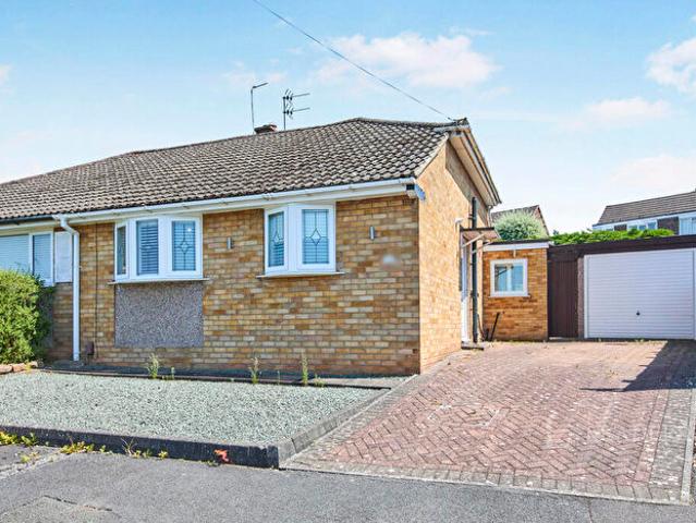 2 Bedroom Bungalow To Rent In Rannoch Close, Allestree, Derby, DE22