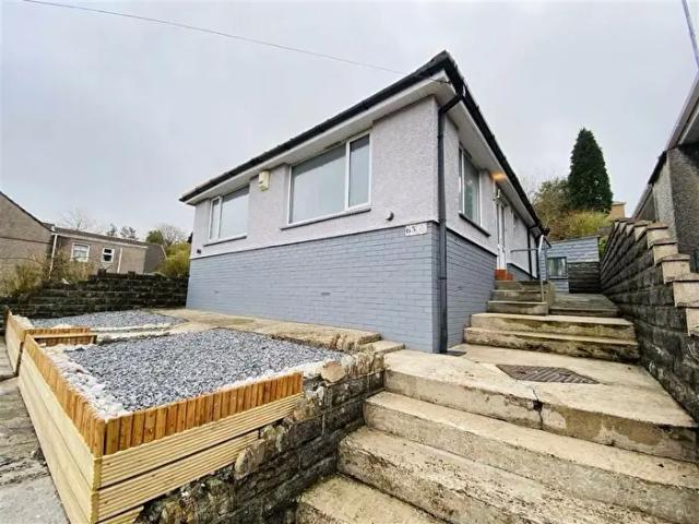 2 Bedroom Bungalow To Rent In Swansea Road, Waunarlwydd, Swansea, SA5
