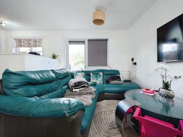 2 bedroom bungalow to rent Petworth, Great Holm, Milton Keynes, Buckinghamshire, MK8