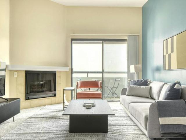 2 bedroom, Burbank Burbank 91502 104225711