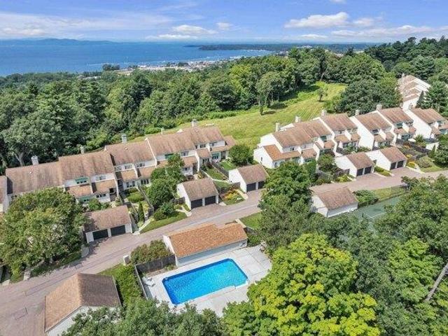 2 bedroom, Burlington VT 05401 105439937