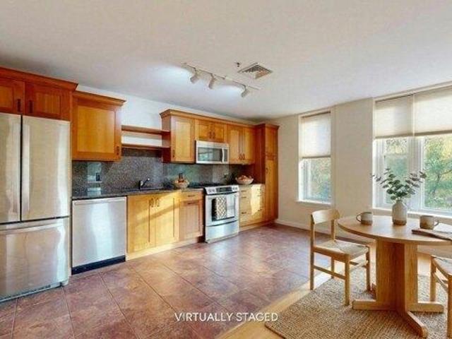 2 bedroom, Burlington VT 05401 105535614