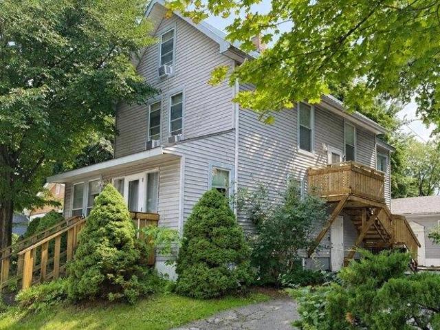 2 bedroom, Burlington VT 05401 105613826