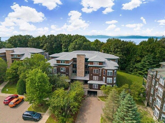 2 bedroom, Burlington VT 05408 105590993
