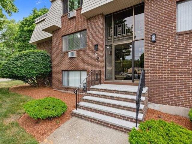 2 bedroom, Burlington MA 01803 105612702