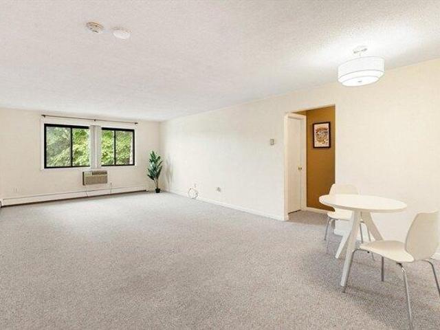 2 bedroom, Burlington MA 01803 105364873