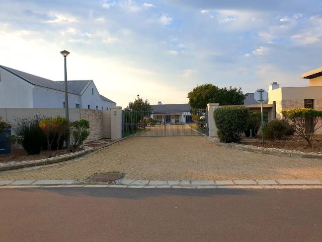 2 Bedroom Gated Estate To Let in Franskraal