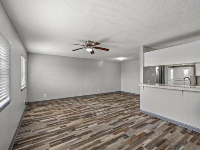 2 bedroom, Galveston TX 77551 106167027