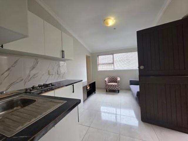 2 bedroom garden cottage 2 tenants.