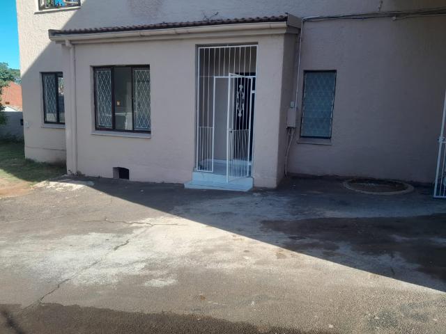 2 Bedroom Garden Cottage To Let in Musgrave