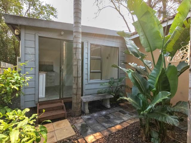 2 Bedroom Garden Cottage To Let in Melodie