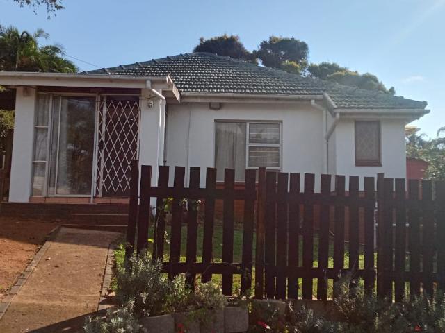 2 Bedroom Garden Cottage To Let in Athlone Park