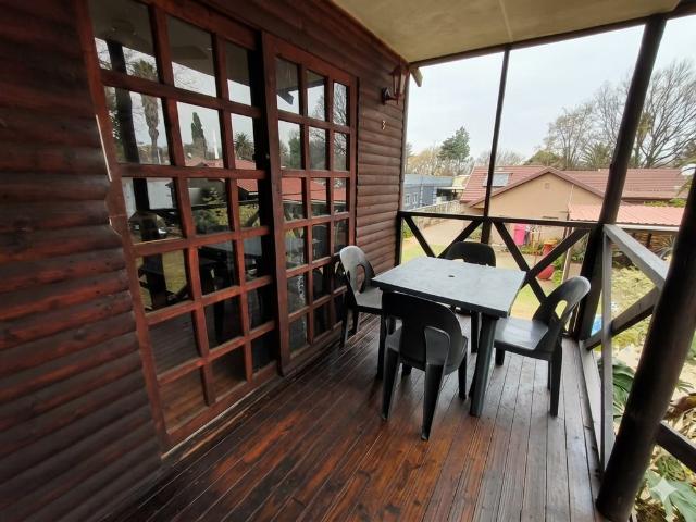2 Bedroom Garden Cottage To Let in Arcon Park