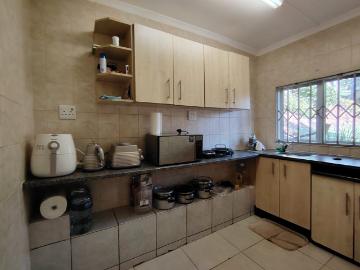 2 Bedroom Garden Cottage To Let in Astra Park