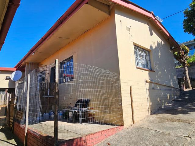 2 Bedroom Garden Cottage To Let in High Ridge