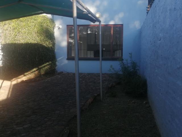 2 Bedroom Garden Cottage To Let in Linden