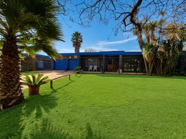 2 Bedroom Garden Cottage To Let in Risiville
