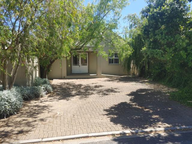 2 Bedroom Garden Cottage To Let in Rosendal