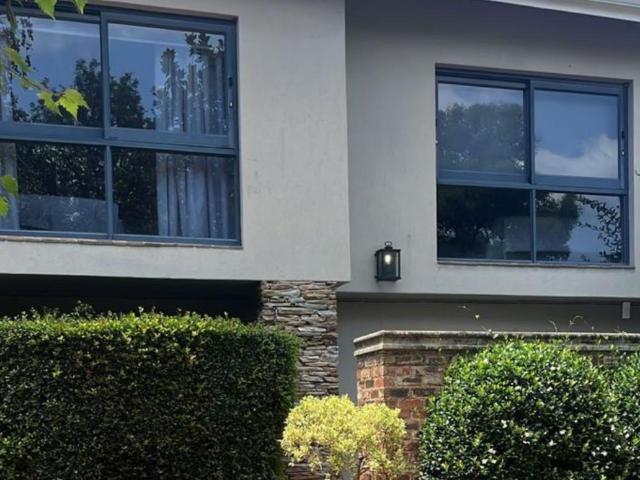 2 Bedroom Garden Cottage To Let in Saxonwold