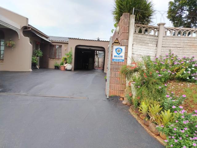 2 Bedroom Garden Cottage To Let in Shallcross