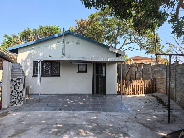 2 Bedroom Garden Cottage To Let in Uvongo