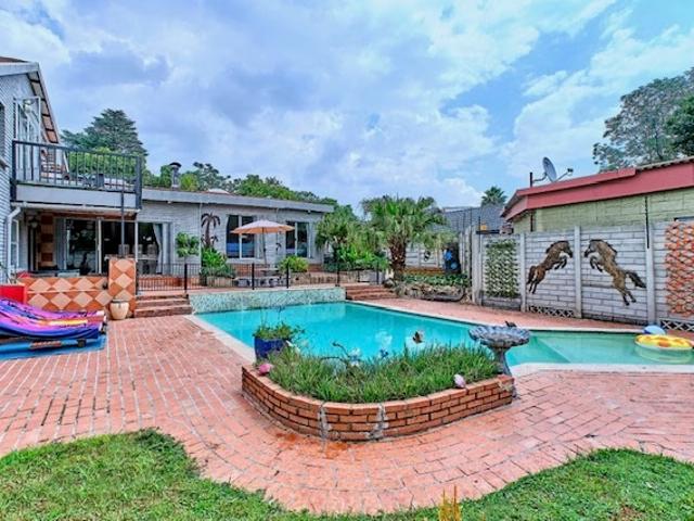 2 Bedroom Garden Cottage To Let in Woodmead
