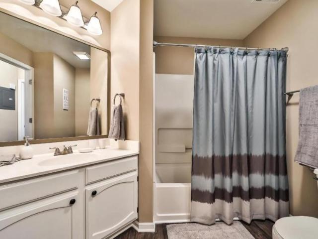 2 bedroom, Geneva IL 60134 104882830