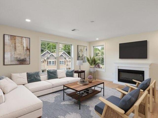 2 bedroom, Gloucester MA 01930 105632024