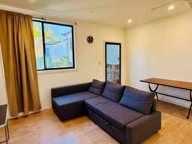 2 Bedroom Granny Flat for Rent – All Bills Included