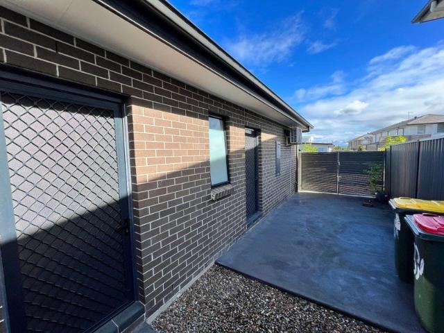2 Bedroom Granny Flat Separate entrance, Marsden Park