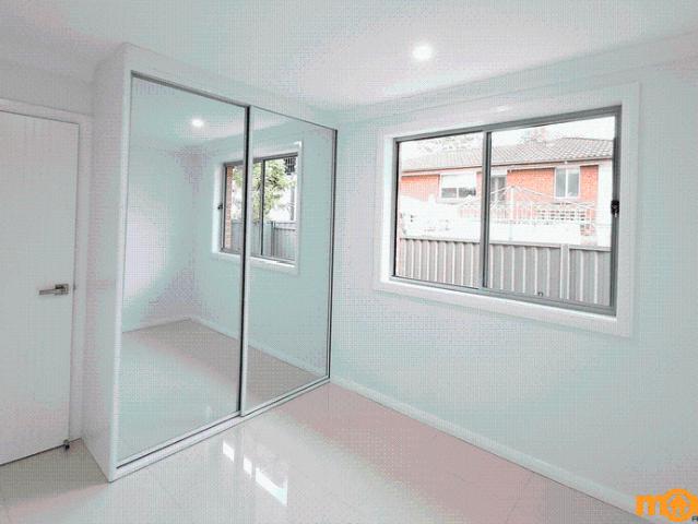 2 Bedroom Granny Flat Prime Location Opposite Metella Road Public School