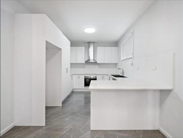 2 bedroom granny in Campbelltown!