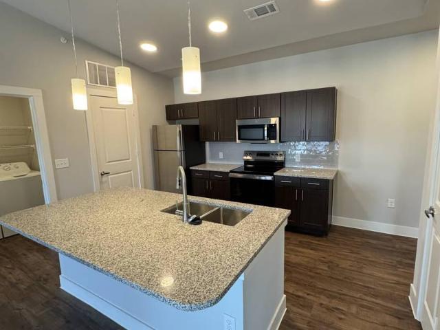 2 bedroom, Greenville TX 75402 105234616