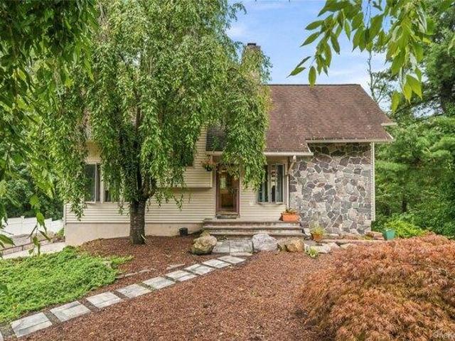 2 bedroom, Greenwood Lake NY 10925 105206256