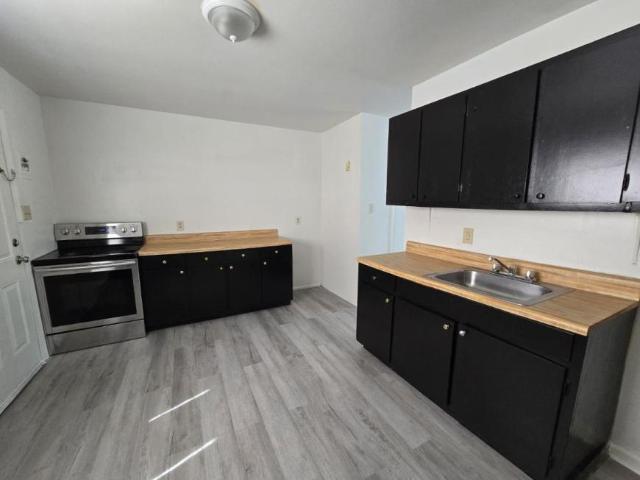 2 bedroom, Greensboro NC 27405 103637613