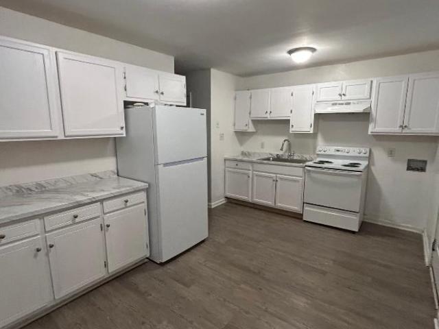 2 bedroom, Greensboro NC 27405 LS105780828
