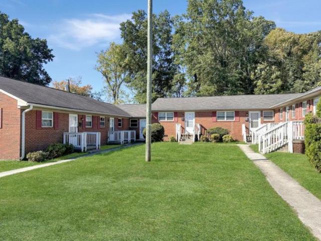 2 bedroom, Greensboro NC 27406 106179278