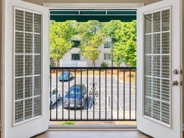 2 bedroom, Greensboro NC 27408 105903096