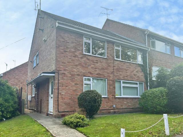 2 bedroom ground maisonette for sale