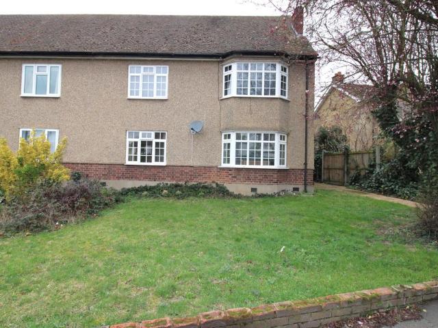 2 bedroom ground maisonette for sale