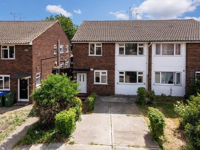 2 bedroom ground maisonette for sale
