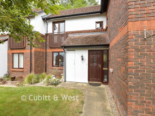 2 bedroom ground maisonette for sale