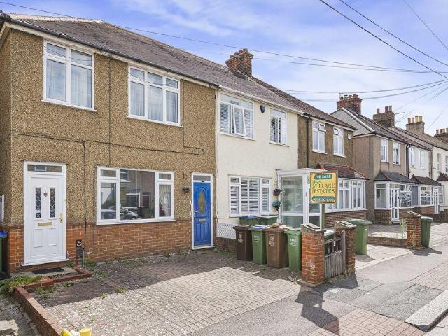 2 bedroom ground maisonette for sale