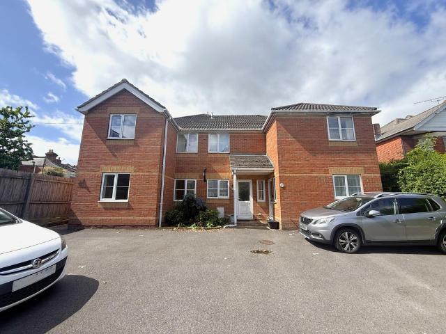 2 bedroom ground maisonette for sale