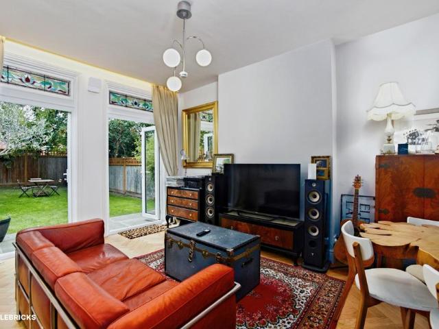 2 bedroom ground maisonette for sale
