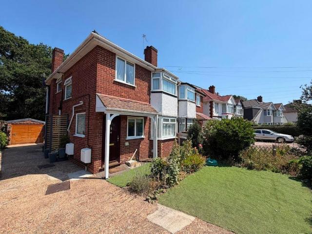 2 bedroom ground maisonette for sale
