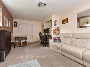 2 bedroom ground maisonette for sale